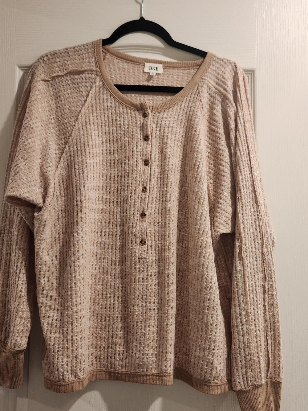 BKE Waffle Knit Henley Top in Light Taupe L Euc